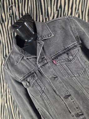 Levi's Premium Standard Fit Trucker Jacket in Black Denim Size S